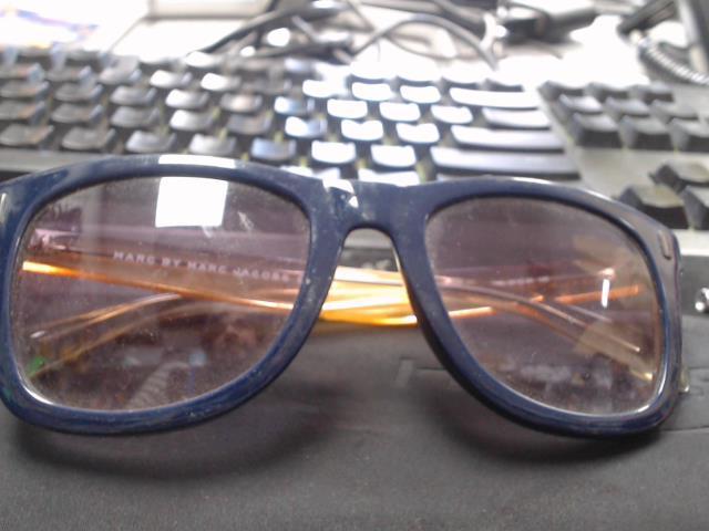 Lunette marc jacobs dans case