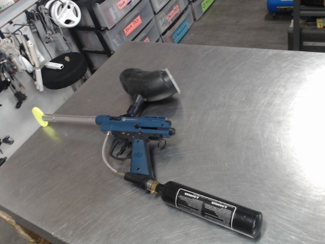 Gun paintball+reservoir+bonbonne