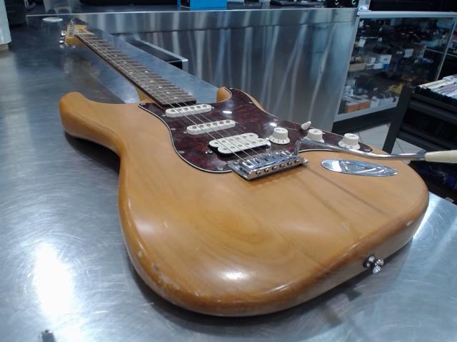 Guitare naturel