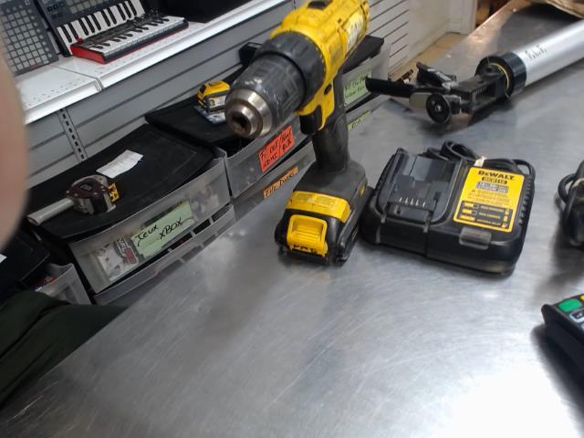 Drill dewalt + batt 1.5ah + charg