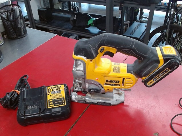 Scie sauteuse dewalt