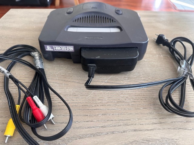 Nintendo 64 noir used + cables
