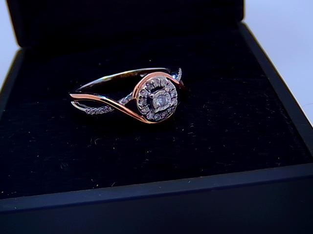 BAGUE EN OR 10KT AVEC DIAMANTS 