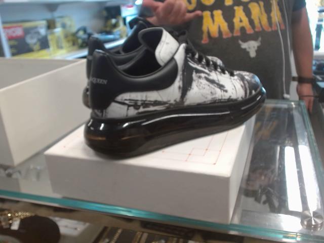 Abstract print white black size 42