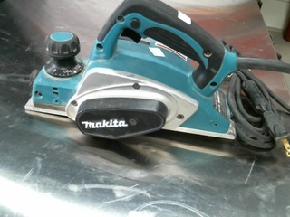 Sableuse makita