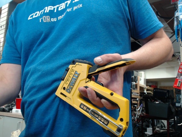 Taceuse dewalt