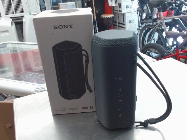 Haut parleur bluetooth sony dans la boit