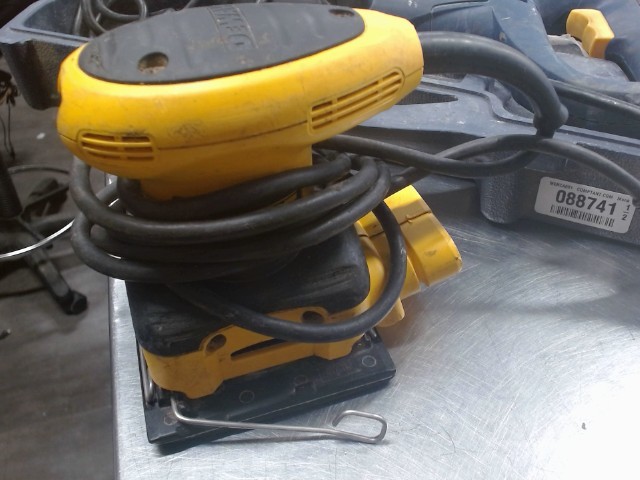 Ponceuse dewalt d26441