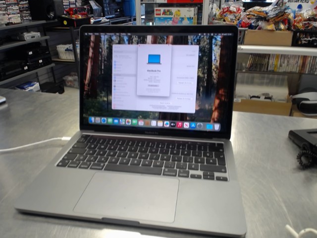 Apple macbook pro 2022 8gb 256g