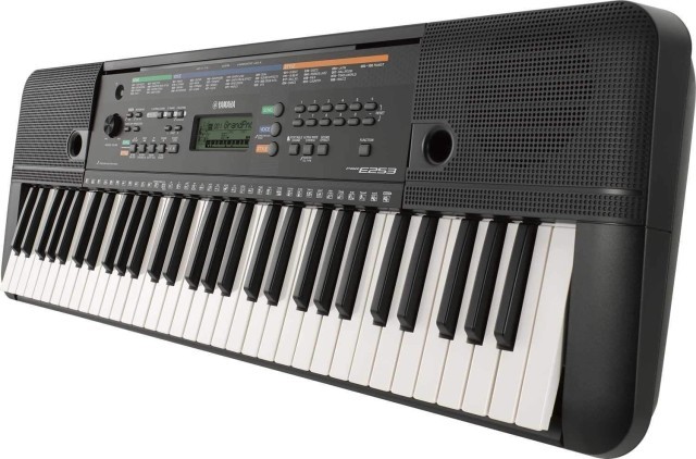 Clavier yamaha 60 +ch