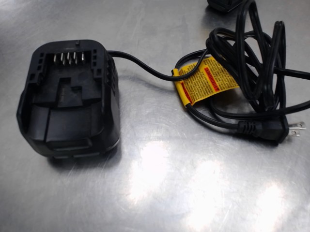 Chargeur dewalt compact