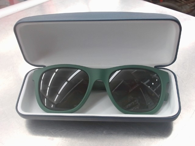 Lunette de soleil lacoste vert
