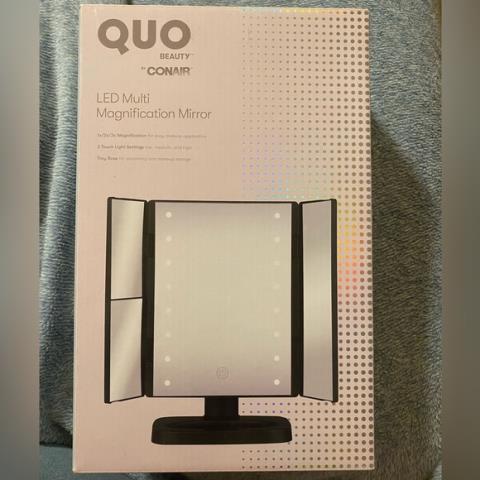 Led multi magnification mirror conair