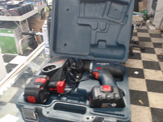 Drill bosch avec batt et coffre