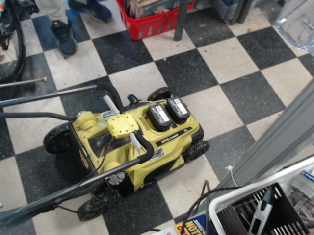 Tondeuse a bettery ryobi