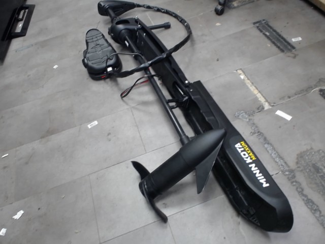 Moteur peche chaloupe maxxum +pedale
