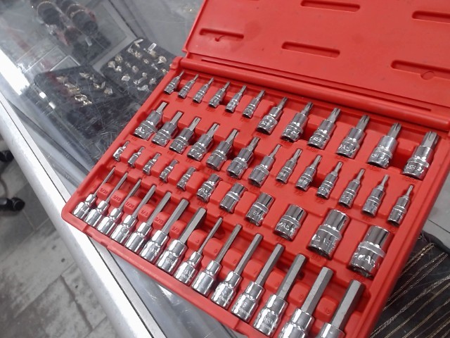 Kit de 50 douille/bit dans case