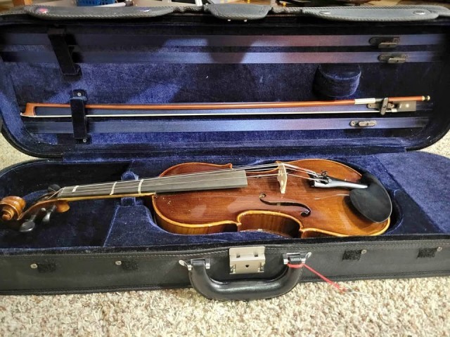 Violon brown case bleu