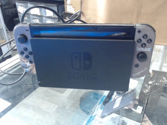 Nintendo switch v1 avec docks et fils