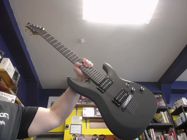 Guitare lectrique 7 cordes comme neuve