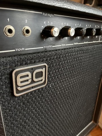 Speaker a guitard eg