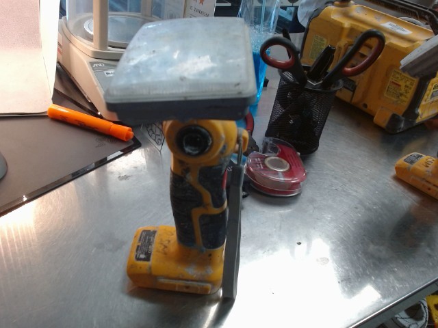 Lumiere de constrution a batterie dewalt