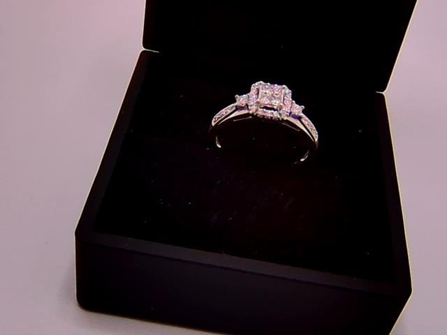 BAGUE EN OR 14KT AVEC DIAMANTS
