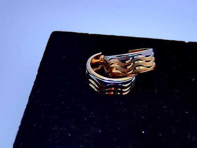 BOUCLES D OREILLES EN OR 10KT