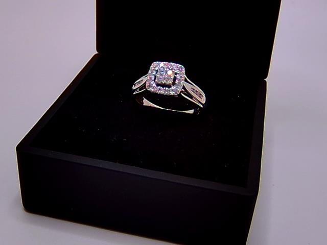 BAGUE EN OR 14KT AVEC DIAMANTS