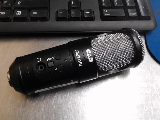 Podmaster       na           microphone