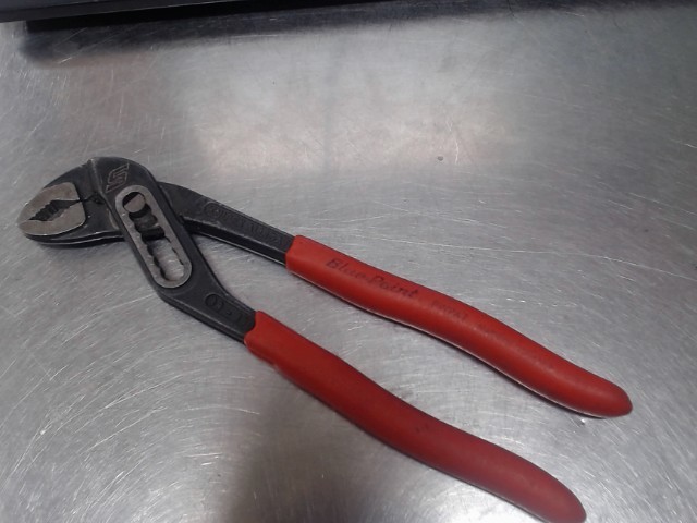 Paire de pince knipex rouge
