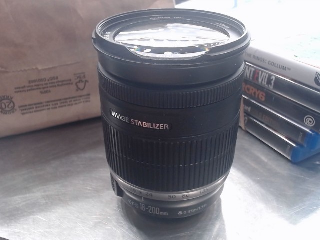 Lentille ef-s 18-200mm 1:3.5-5.6 is