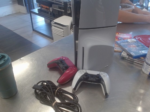 Consoleps5 plus 2manette plus file