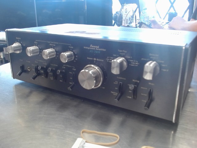 Amplificateur integrer sansui