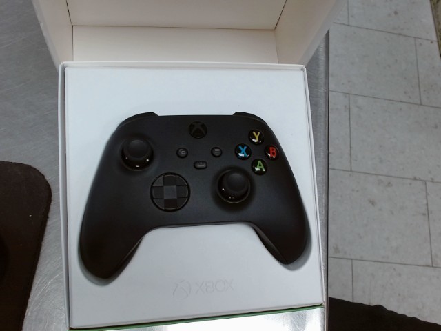Mannette xbox series x neuve dans boite
