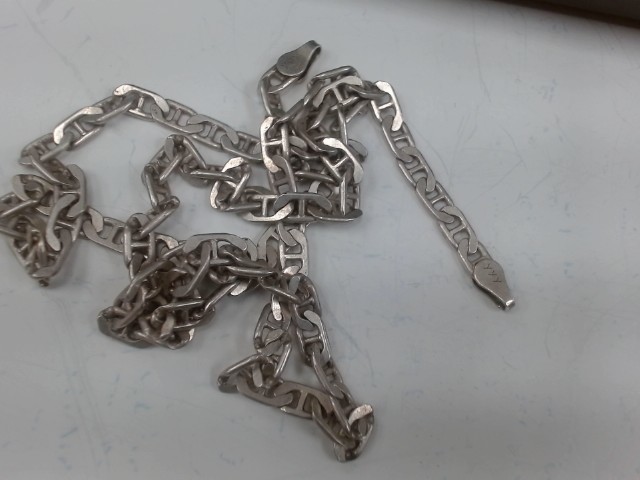 Chaine en argent manque fermeture