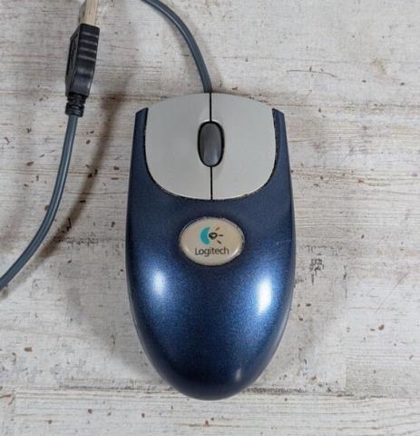 Souris bleu et grise avec fil usb