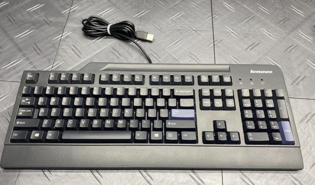 Clavier noir avec usb