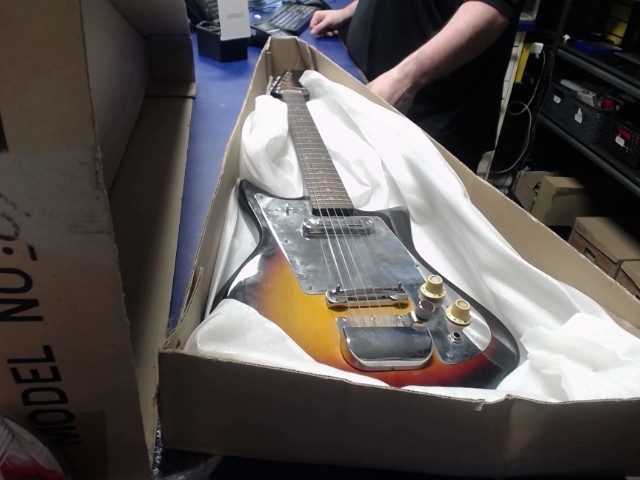 Guitar electric pour pieces