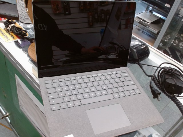 Laptop microsoft i5-8gb ram-