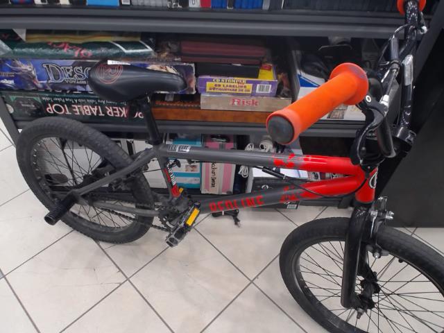 Bmx rouge et gris