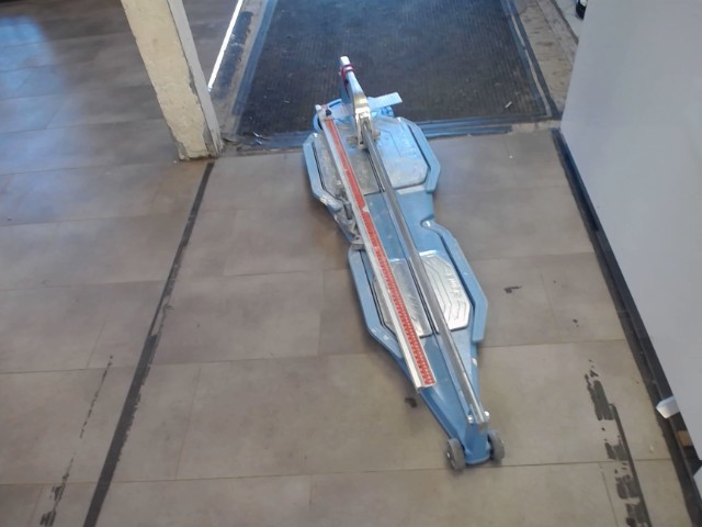 Tile cutter 50'' sigma