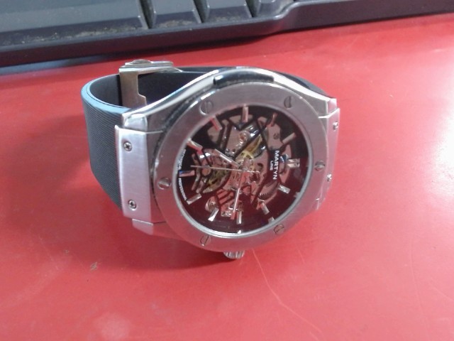 Montre noir quartz