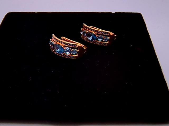 BOUCLES D OREILLES EN OR 14KT