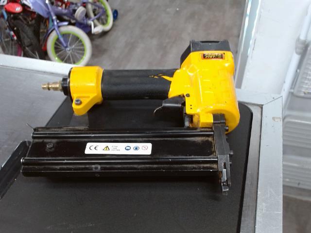 Brad nailer