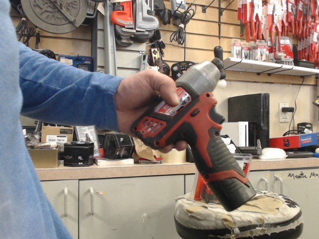 Impact driver compact m12+bat 3ah fake
