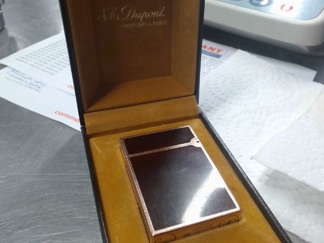 Dupont laquered lighter in box