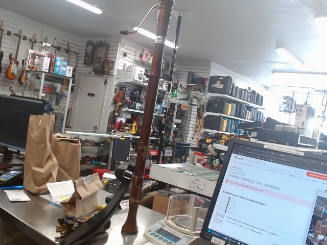 Flute en bois avec pipe use