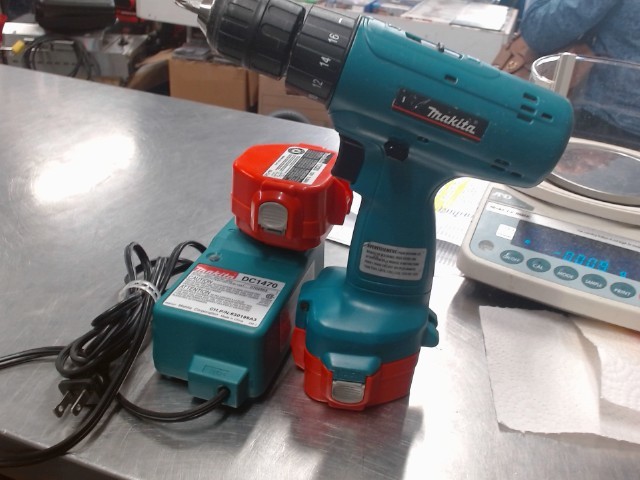 Perceuse makita 6227d + 2 batt + chrgr