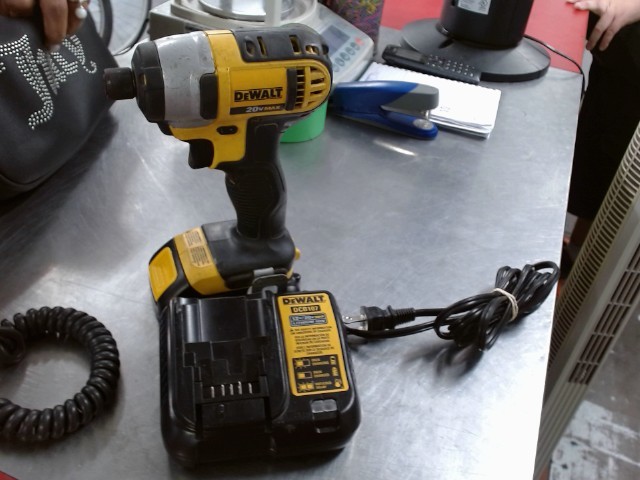 Impact + 1 batterie + chargeur